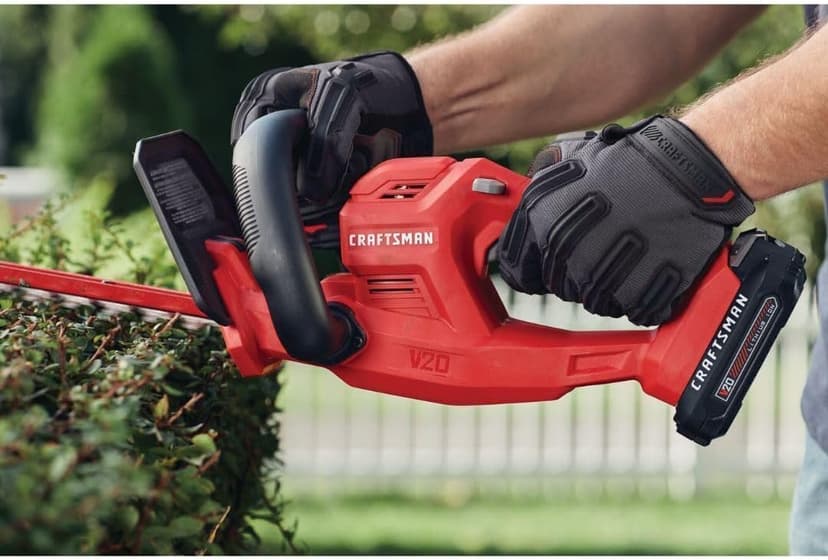 CRAFTSMAN V20 Cordless Hedge Trimmer, 20 inch, Battery and Charger Included (CMCHT810C1)