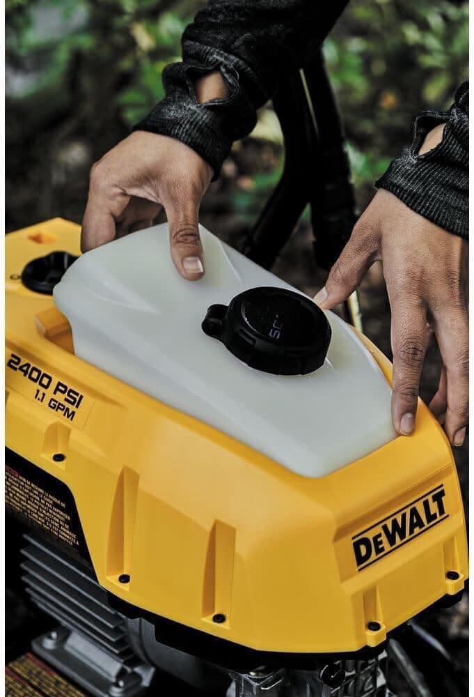 DEWALT Electric Pressure Washer, Cold Water, 2400-PSI, 1.1-GPM, Corded (DWPW2400)