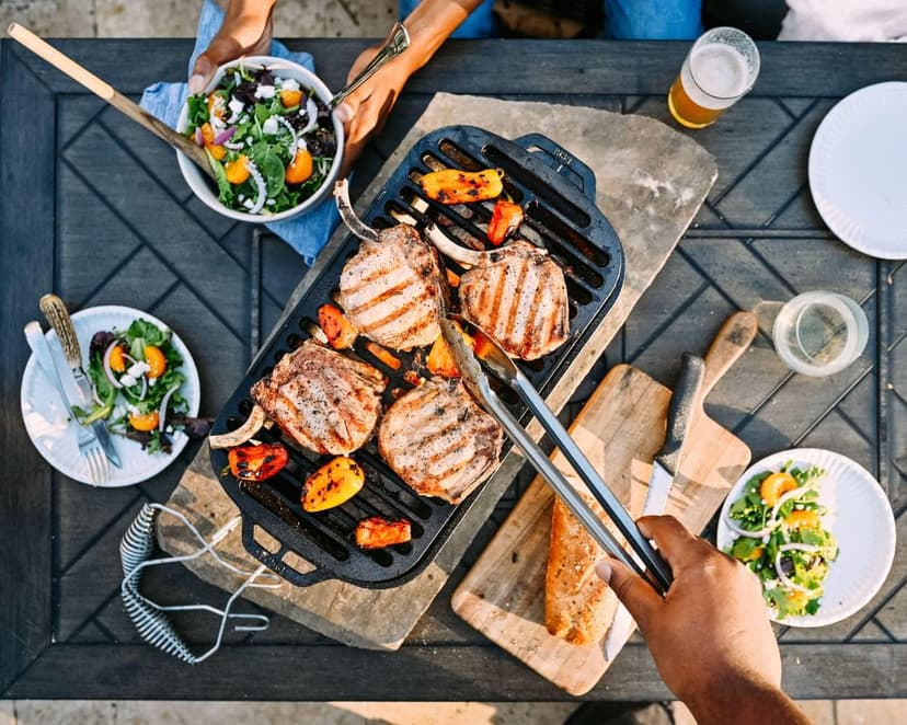 Lodge Sportsman's Pro Charcoal Grill Black