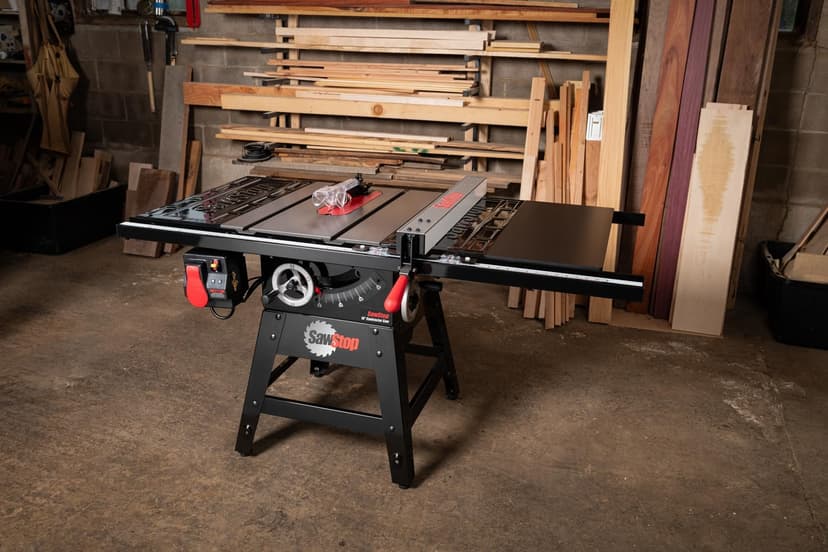 SAWSTOP 1.75HP Contractor Saw with 30” Premium Fence Assembly (CNS175-PFA30)