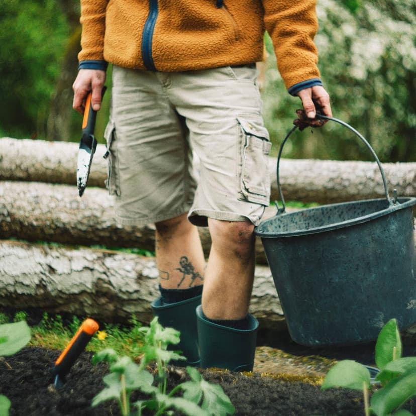 Fiskars Premium Planters Transplanter, Length 27 cm, Stainless Steel Trowel, Black/Orange, 1000727