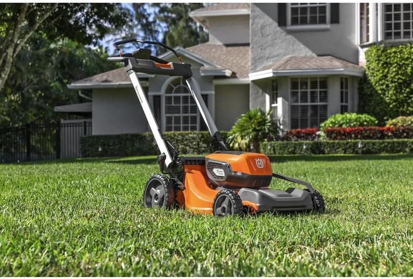Husqvarna Lawn Xpert LE-322 Battery Powered Self Propelled Lawn Mower with Brushless Motor, Electric Lawn Mower for Small Yards (1/4-1/2 Acre), 40V Lithium-Ion Battery and Charger Included