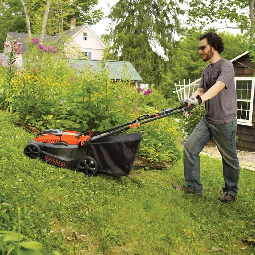 BLACK+DECKER 40V MAX* Cordless Lawn Mower, 16-Inch (CM1640)