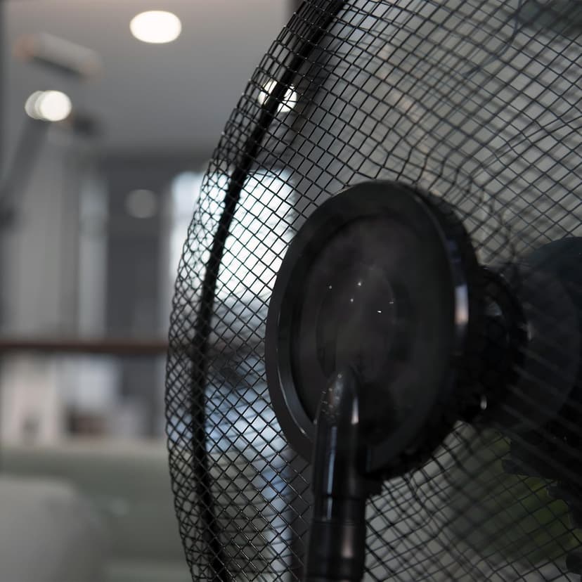 XBrand Oscillating Pedestal Fan with Mist, Misting Fan for Home, Office, Patios with Timer & Remote Control, 47 Inch Height,Black and White