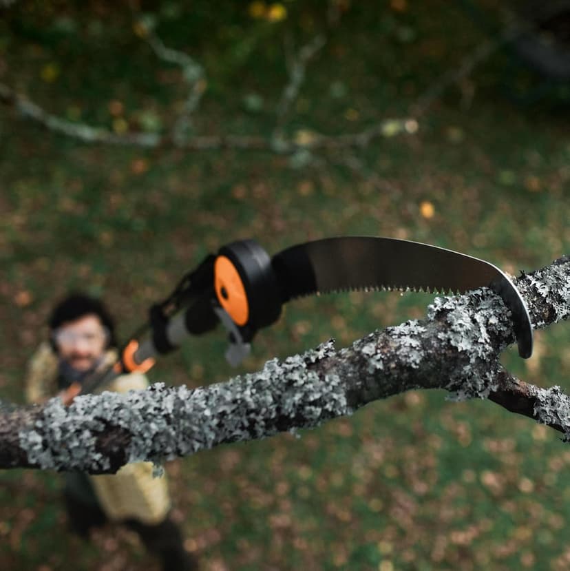 Fiskars 7-16 ft. Extendable 2-in-1 Pruner and Pole Saw For Tree Trimming, Tree Trimmer with Chain-Drive for Cutting Branches up to 1.25" Diameter with More Power, Garden Tools
