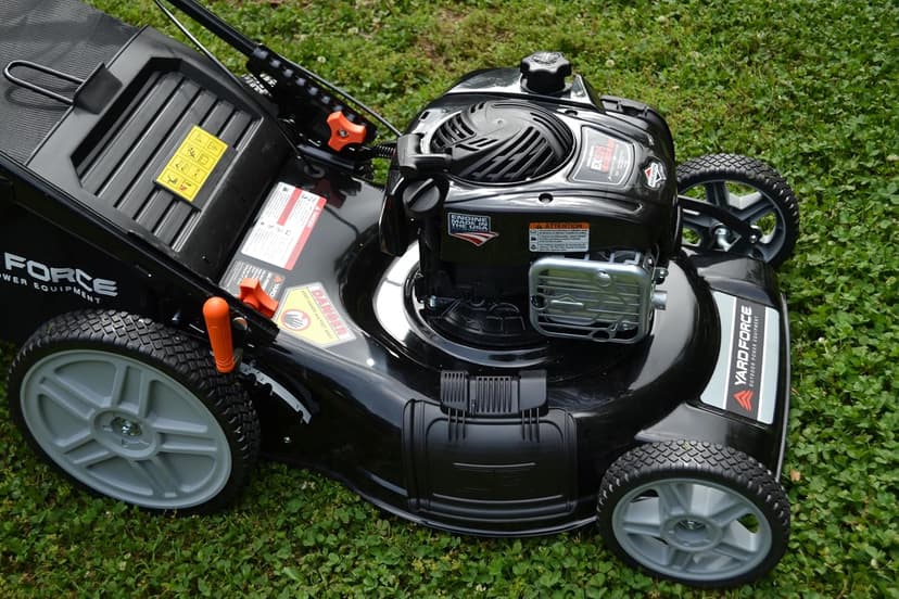 Yard Force Self Propelled Lawn Mower Briggs & Stratton 150cc Gas Engine 22-inch Steel Deck 3-in-1 Mulch, Bag, Side Discharge, 12-inch High Rear Wheels