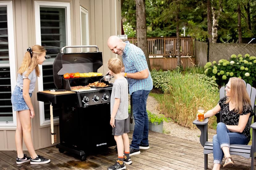 Broil King 865054 Crown 410, Liquid Propane (LP), Black