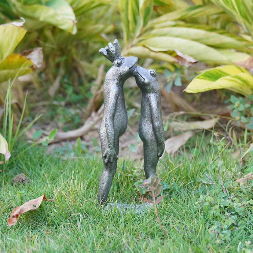 Frog Decor Garden Statue Decor Outside - Couple Kiss Plog Statue Outside Frog Figurines for Yard Patio Lawn Decorations Couple Frogs Front Yard Decorations Outdoor 3.5" 2" 8.75"