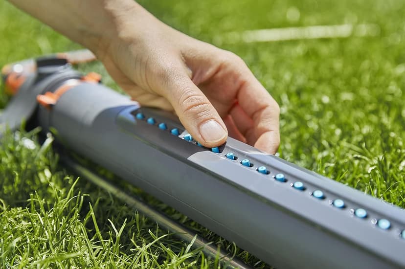 Gardena (18714) Up to 3800 sq ft - AquaZoom Adjustable Oscillating Yard Sprinkler, for Watering Large Area Lawn and Garden. Aquazoom Outdoor oscillating Sprinkler has Wide Heavy Duty Base.