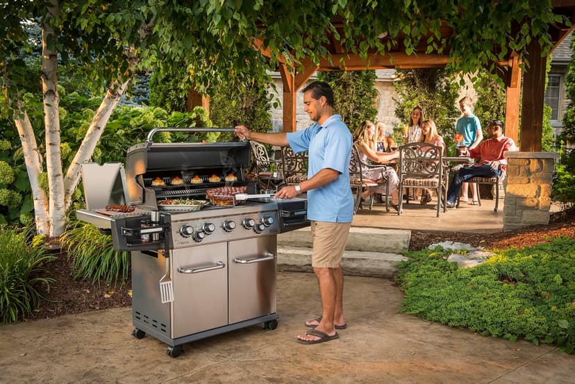 Broil King 958944 Regal S 590 Pro IR Propane Gas Grill, 5-Burner, Stainless Steel