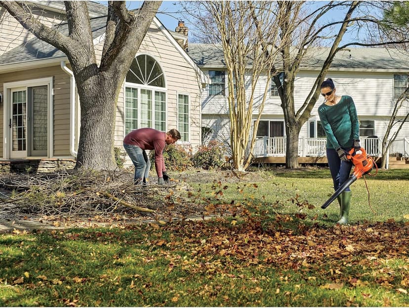 BLACK+DECKER Electric Leaf Blower, Leaf Vacuum and Mulcher 3 in 1, 250 mph Airflow, 400 cfm Delivery Power, Reusable Bag Included, Corded (BEBL7000)