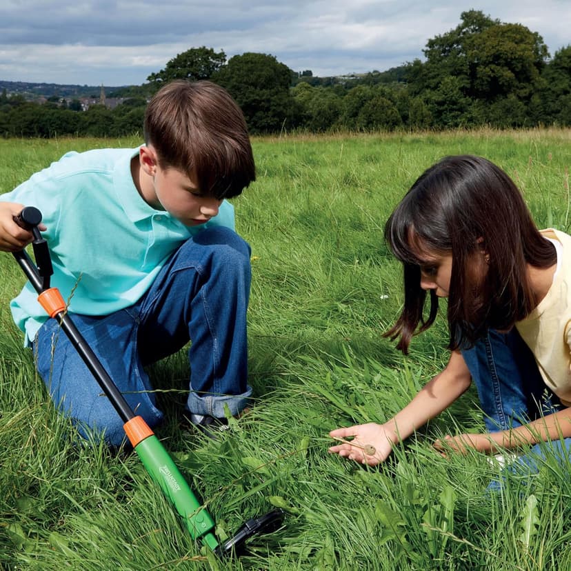Brainstorm: Outdoor Adventure Metal Detector - 31.5" - Light N' Sound Treasure Hunting Toy, Lightweight & Portal, STEM Learning, Multi-Lingual, Kid 6+