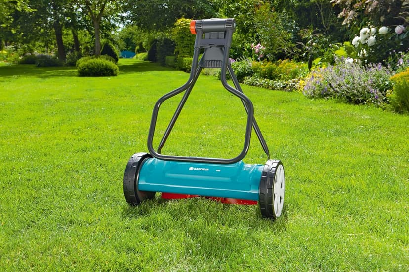GARDENA (4018) Classic 16" Reel Lawn Mower with 5 Blades. Perfect Cut Every time for meticulous Yards. Eco-Friendly, Made in Europe
