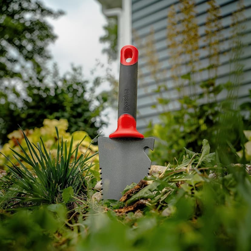 Radius Garden 16011 Root Slayer, Trowel, Red