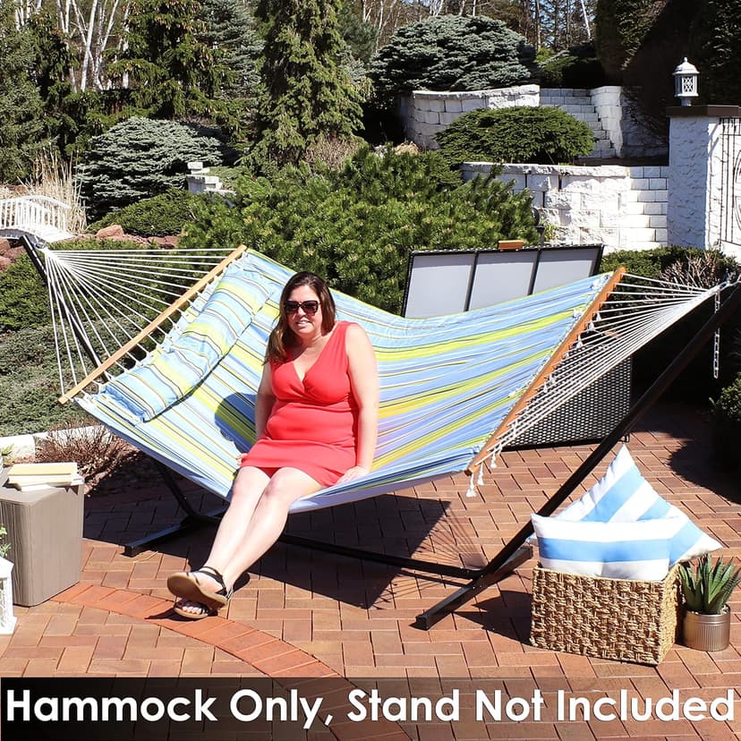 Sunnydaze Quilted Outdoor Hammock with Spreader Bars - Heavy-Duty 450-Pound Capacity Double Hammock for Outside - Blue and Green