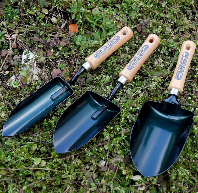 Garden Helper Narrow Garden Trowel Hand Tool, Garden Shovel Serrated Edge for Planting and Transplanting, Heavy Duty Japanese Steel Blade, Wood Handle, Made in Japan