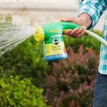 Miracle-Gro Garden Feeder with Water Soluble All Purpose Plant Food, Hose-end Feeder for Outdoor Plants, 1 lb.