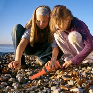 Kuman Pin pointer Water Resistant Metal Detectors with Holster Treasure Hunting Unearthing Tool Accessories Buzzer Vibration Automatic Tuning KW30