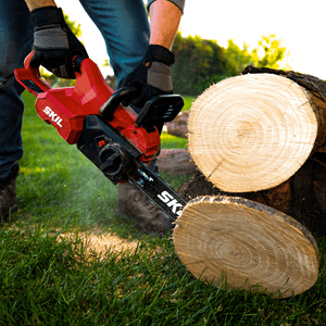 SKIL PWR CORE 40 Brushless 40V 14” Lightweight Chainsaw Kit with Tool-free Chain Tension & Auto Lubrication, Includes 2.5Ah Battery and Auto PWR Jump Charger - CS4555-10