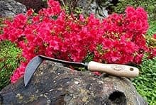DeWit Forged Transplant Trowel with Short Handle, Lightweight & Durable Garden Tool with Comfortable Grip for Planting, Digging & Transplanting