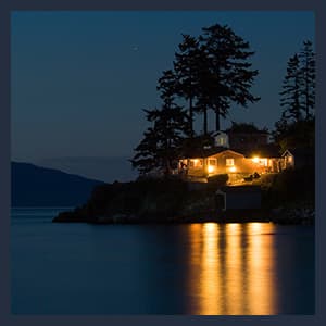 Generac 2,500-Watt Gas Powered Portable Inverter Generator - Compact and Lightweight Design - Produces Clean, Stable Power - COsense Technology - Perfect for Home use - Orange/Black