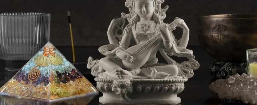 Orgonite Crystal Triple Money Pyramid Energy Generator Promotes Wealth and Prosperity with Green Aventurine, Red Garnet and Citrine – Attract Money and Success with Lucky Orgone Crystals