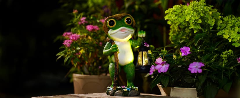 Solar Frog Garden Decor with Lantern Outdoor Statue for Patio Pathway Frog Figurine for Yard Decoration Lawn Ornament Gardening Gifts for Women Mom Grandma