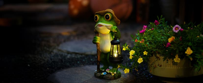 Solar Frog Garden Decor with Lantern Outdoor Statue for Patio Pathway Frog Figurine for Yard Decoration Lawn Ornament Gardening Gifts for Women Mom Grandma