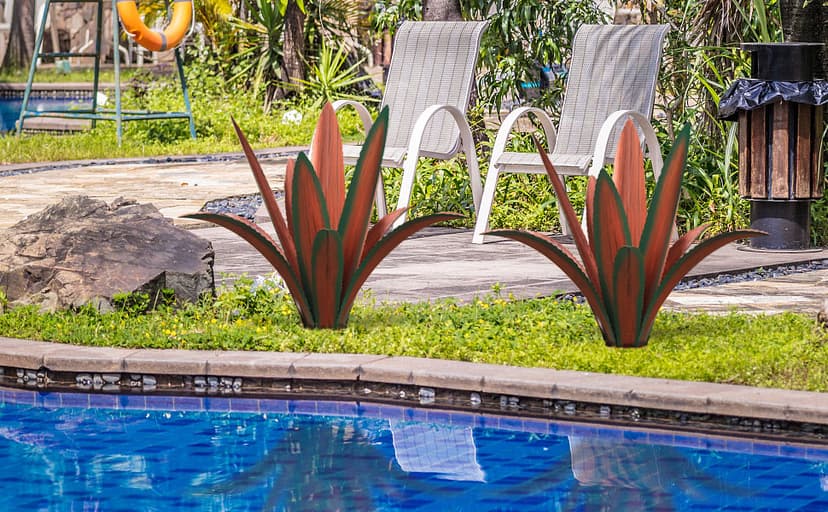 Metal Agave Plant Home Decor, Enlarge Thickened Metal Agave Garden Art for Outdoor Decor, Patio Lawn, Garden Sculpture Statue Green