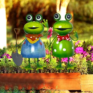 HONGLAND Metal Yard Art Garden Decor for Outside - Cute Frog Outdoor Decor - 3D Spring Frogs Figurine Garden Sculptures & Statues - Gifts for Grandma Mom - 2 Pcs