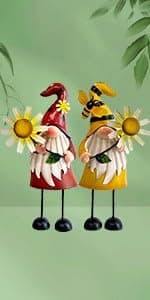 HONGLAND Metal Yard Art Garden Decor for Outside - Cute Frog Outdoor Decor - 3D Spring Frogs Figurine Garden Sculptures & Statues - Gifts for Grandma Mom - 2 Pcs