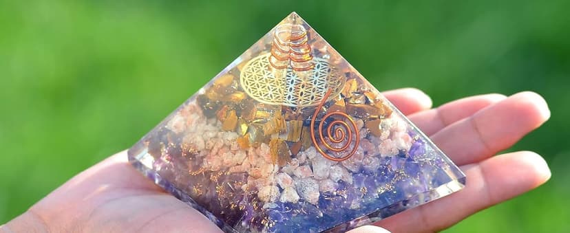 Orgonite Crystal Triple Money Pyramid Energy Generator Promotes Wealth and Prosperity with Green Aventurine, Red Garnet and Citrine – Attract Money and Success with Lucky Orgone Crystals