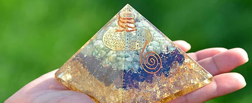 Orgonite Crystal Triple Money Pyramid Energy Generator Promotes Wealth and Prosperity with Green Aventurine, Red Garnet and Citrine – Attract Money and Success with Lucky Orgone Crystals