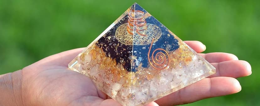 Orgonite Crystal Triple Money Pyramid Energy Generator Promotes Wealth and Prosperity with Green Aventurine, Red Garnet and Citrine – Attract Money and Success with Lucky Orgone Crystals