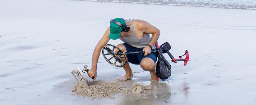 GADFISH Sand Scoop for Metal Detecting, Metal Detector Scoop, Stainless Steel Sand Sifter Shovel, Fast Sifter Shovel for Underwater Treasure Hunting (Stainless Steel)