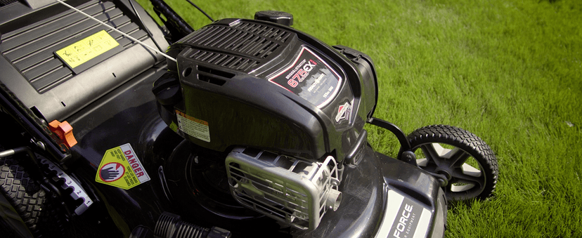 Yard Force Self Propelled Lawn Mower Briggs & Stratton 150cc Gas Engine 22-inch Steel Deck 3-in-1 Mulch, Bag, Side Discharge, 12-inch High Rear Wheels