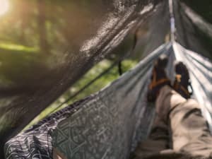 Foxelli XL Hammock Net – 12ft Net for Hammocks, Lightweight Portable Hammock Netting, Fast and Easy Set Up, Fits All Camping Hammocks