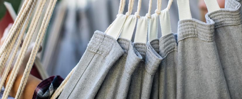 Indoor Hammock Chair Swing - Hanging Hammock Swing Chair - Indoor/Outdoor - Hanging Chairs for Bedroom, Patio, Porch, Swinging Chair Hammock for Adults - Built-In Footrest - Spacious Full Body Support