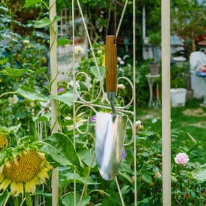 Garden Trowel, Bend-Proof Stainless Steel Hand Trowel, Comfortable Grip Wood Handle Trowel Garden Tool, Large Shovel Head Gardening Trowel for Transplanting Seedlings, Weeding, and Planting