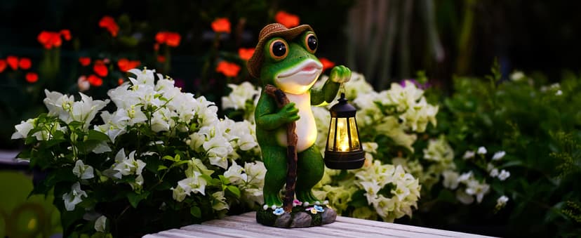 Solar Frog Garden Decor with Lantern Outdoor Statue for Patio Pathway Frog Figurine for Yard Decoration Lawn Ornament Gardening Gifts for Women Mom Grandma