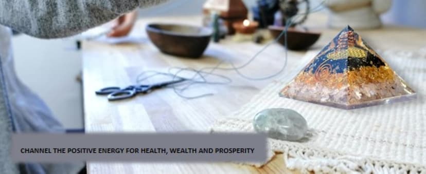 Orgonite Crystal Triple Money Pyramid Energy Generator Promotes Wealth and Prosperity with Green Aventurine, Red Garnet and Citrine – Attract Money and Success with Lucky Orgone Crystals