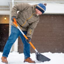 Ontel Handy Heater Freedom - Wearable Neck Heater for Cold Winters, 4 Heat Settings & Comfort-Heat Technology, Cordless Personal Heater for On-The-Go Heating, USB Rechargeable, 6 Hour Battery Life