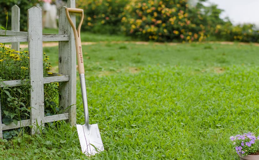 Garden Digging Spade, 41" Stainless Steel Square Border Spade, Heavy Duty European Shovel with D-Grip Handle, Traditional English Style Flat Shovel for Digging, Yard Work, Transplanting