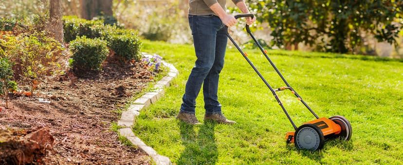 LawnMaster LMRM1602 Push Reel Lawn Mower 16-Inch 5-Blade