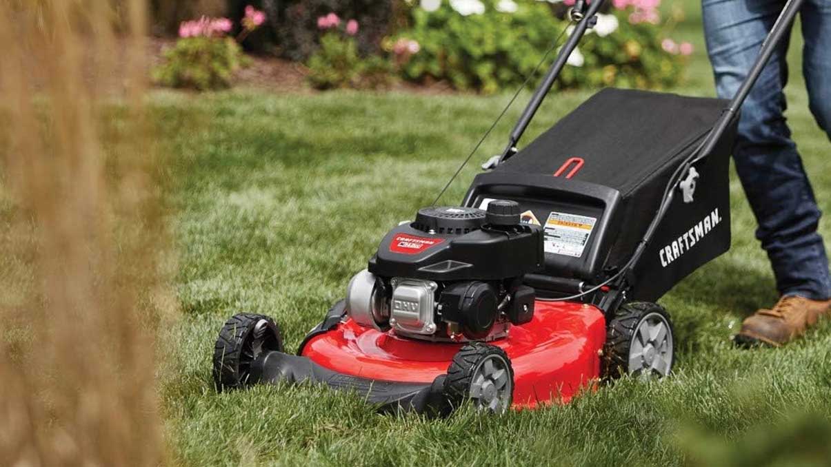 The Best Gas Lawn Mowers of 2024 Reviews by New YorK
