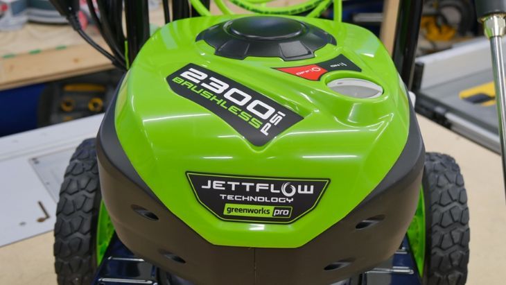 Greenworks Pro 2300 Max's control